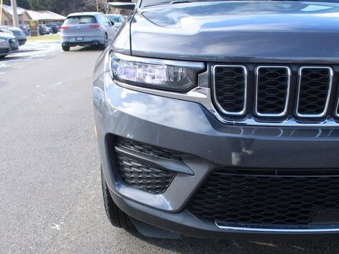 Used 2024 Jeep Grand Cherokee Laredo image 40