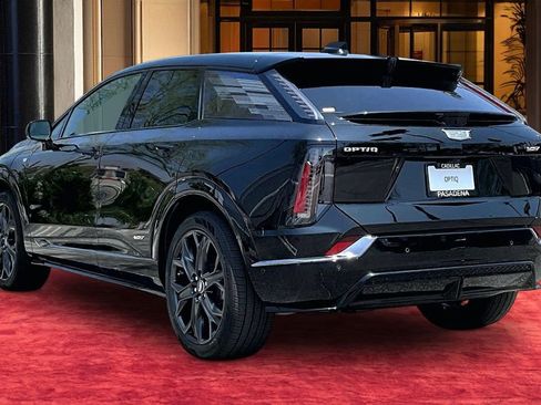 New 2026 Cadillac Optiq V AWD/4WD image 4