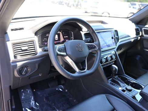 Used 2022 Volkswagen Atlas Cross Sport SEL AWD/4WD image 17