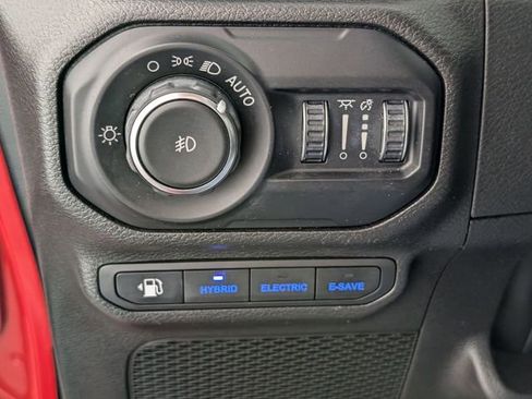 Certified 2022 Jeep Wrangler Unlimited Sahara image 13