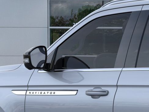 New 2026 Lincoln Navigator Premiere AWD/4WD image 20