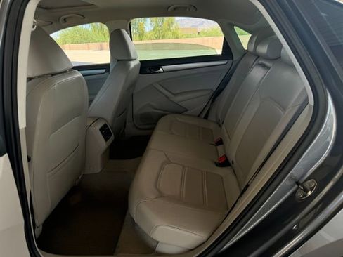 Used 2014 Volkswagen Passat TDI SE image 30