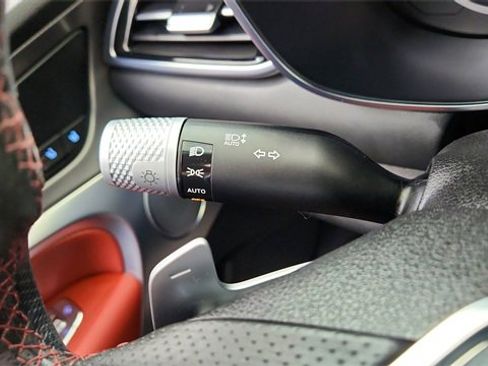 Used 2025 Genesis G70 2.5T w/ Sport Prestige Package image 41