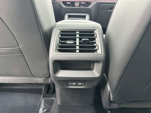 New 2026 Volkswagen Tiguan SE image 15