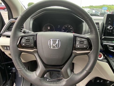 Certified 2025 Honda Odyssey Elite image 19