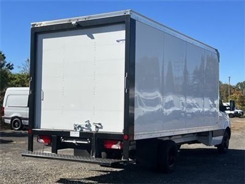 Used 2024 Mercedes-Benz Sprinter 4500 image 9