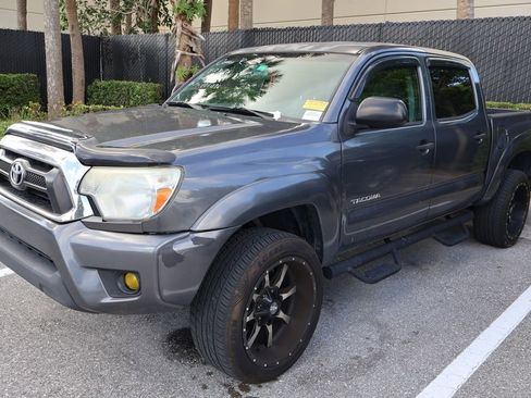 Used 2012 Toyota Tacoma PreRunner w/ SR5 Pkg RWD image 2