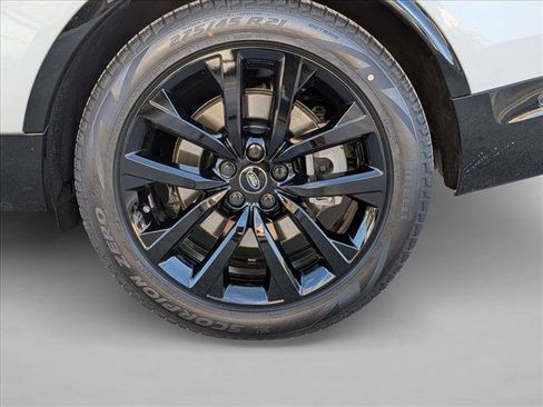 Used 2026 Land Rover Discovery Limited Edition AWD/4WD image 10