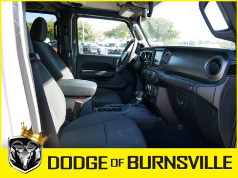 Used 2023 Jeep Gladiator Sport AWD/4WD image 15