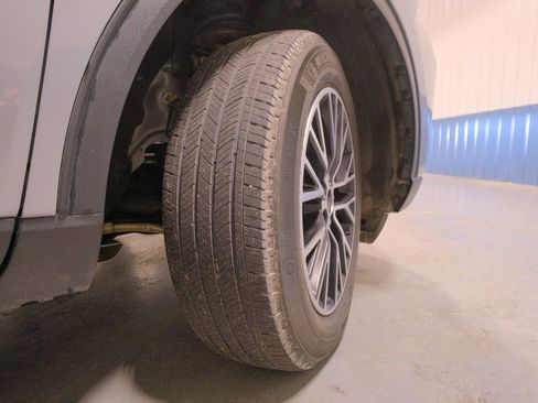 Used 2024 Ford Escape SE image 38