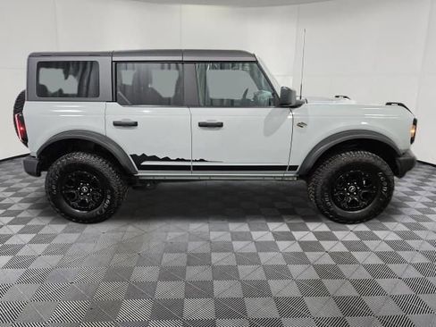 Used 2022 Ford Bronco Wildtrak image 2