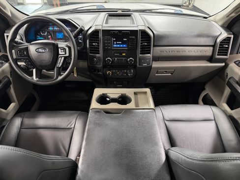 Used 2018 Ford F350 4x4 Crew Cab XL DRW w/ Power Equipment Group image 21