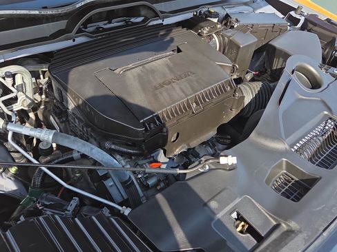 Used 2024 Honda Pilot TrailSport image 19