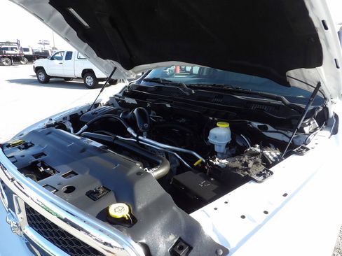 Used 2021 RAM 1500 Classic SLT image 45