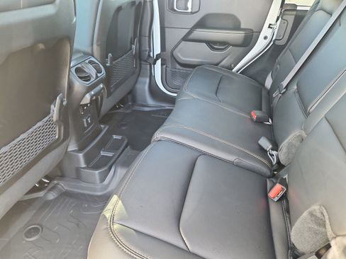 New 2026 Jeep Wrangler Unlimited Sahara AWD/4WD image 13