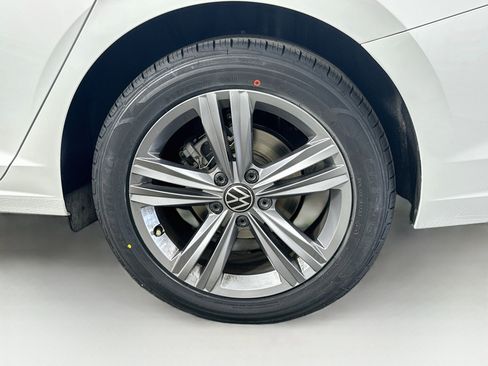 Used 2023 Volkswagen Jetta SE FWD image 11