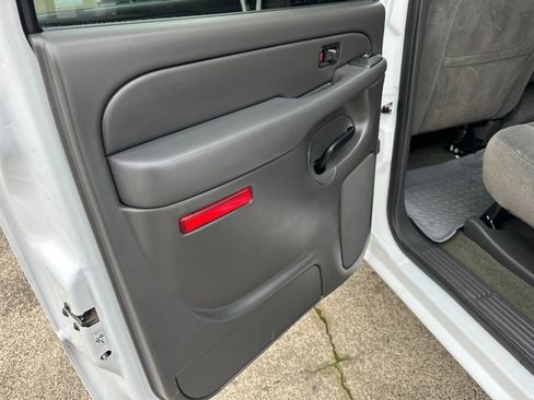 Used 2007 Chevrolet Silverado 2500 LT w/ Heavy-Duty Power Package image 21