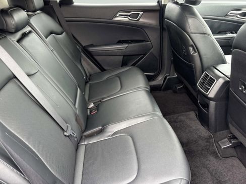 Used 2023 Kia Sportage EX image 20