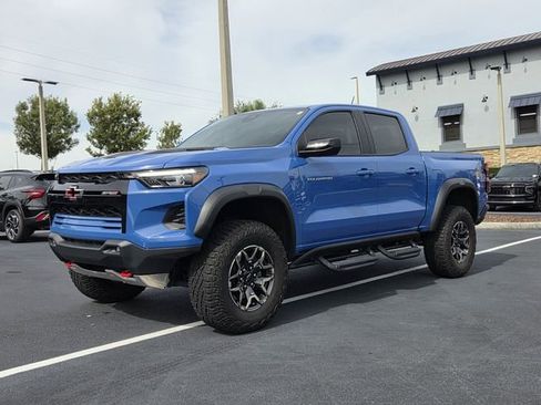 Used 2025 Chevrolet Colorado ZR2 w/ Technology Package AWD/4WD image 2