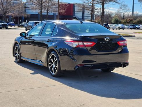 Used 2019 Toyota Camry SE image 7