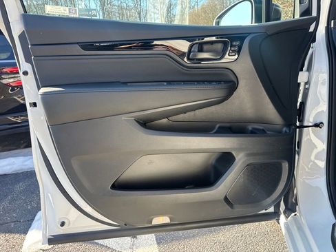 New 2026 Honda Odyssey Touring image 13