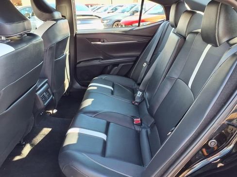 Used 2025 Toyota Camry SE FWD image 8