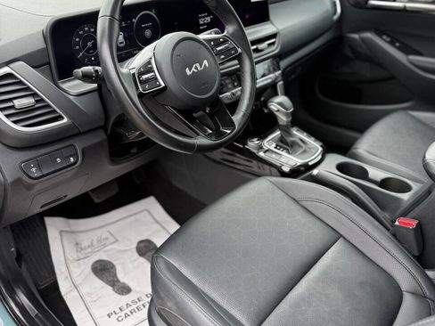 Used 2024 Kia Seltos EX image 14
