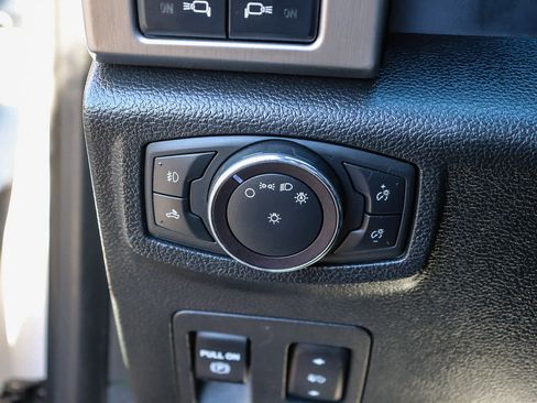 Used 2019 Ford F150 Platinum w/ Equipment Group 701A Luxury image 27