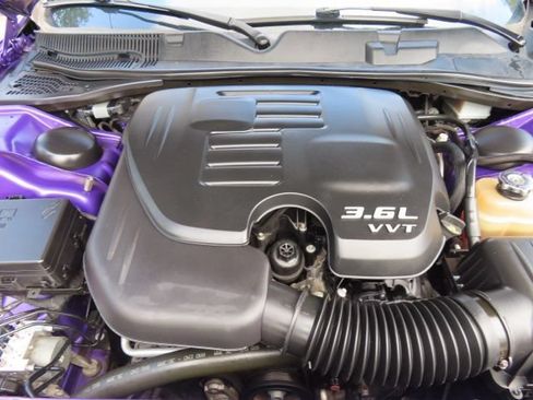 Used 2019 Dodge Challenger SXT w/ Blacktop Package RWD image 29