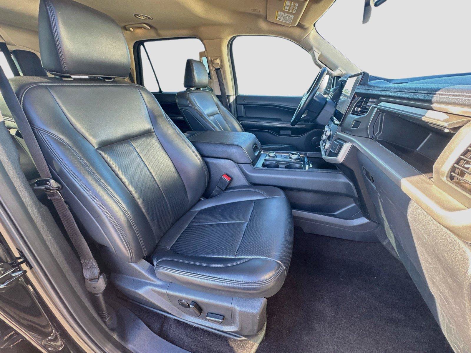 Used 2023 Ford Expedition XLT AWD/4WD image 34