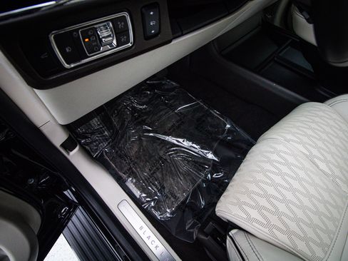 Used 2024 Lincoln Navigator L Black Label AWD/4WD image 17