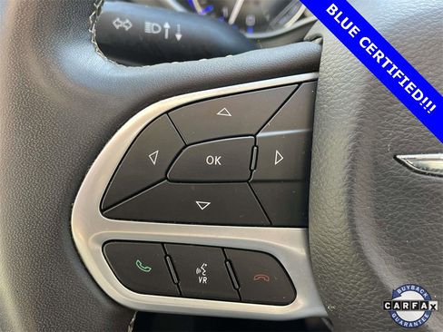 Used 2022 Chrysler Pacifica Touring-L image 20