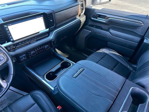 Certified 2024 Chevrolet Silverado 3500 High Country w/ High Country Premium Package image 25