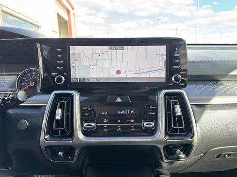 Used 2022 Kia Sorento S image 24