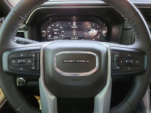 Used 2024 GMC Yukon Denali image 11