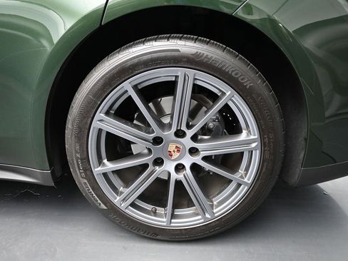 Certified 2025 Porsche Panamera RWD image 9