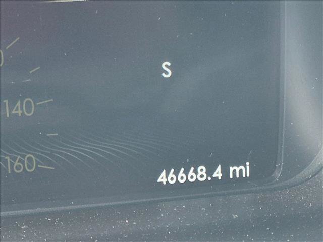Used 2017 Lincoln Continental Select w/ Climate Package FWD image 3