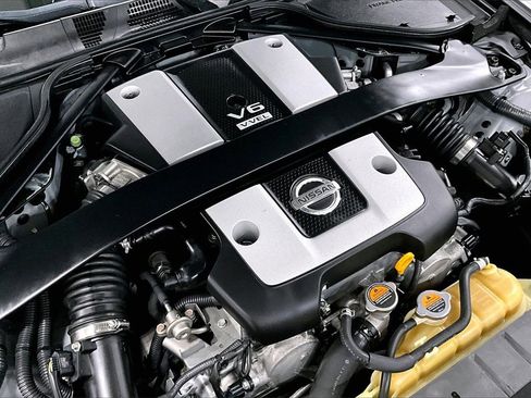 Used 2013 Nissan 370Z Coupe image 31