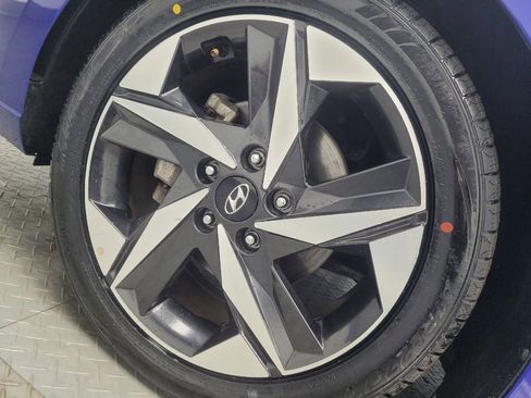 Used 2023 Hyundai Elantra Limited image 31