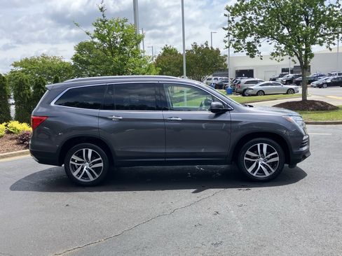 Used 2017 Honda Pilot Elite image 11