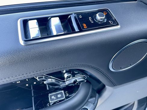 Used 2020 Land Rover Range Rover Long Wheelbase HSE image 11