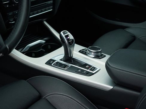 Used 2018 BMW X4 M40i image 28