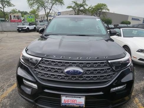 Used 2023 Ford Explorer XLT w/ Equipment Group 202A AWD/4WD image 6