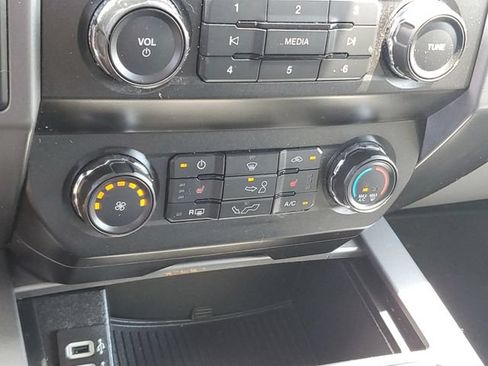 Used 2019 Ford F150 XLT w/ Equipment Group 302A Luxury AWD/4WD image 20