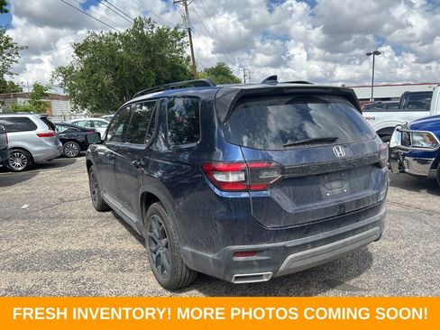 Used 2025 Honda Pilot Touring image 4