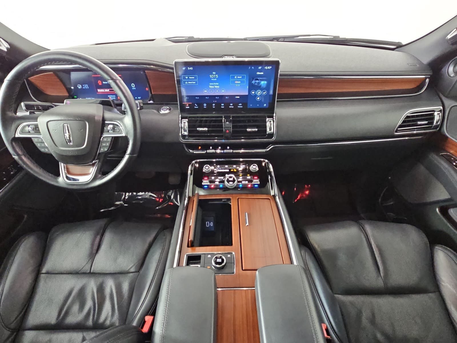 Used 2023 Lincoln Navigator Reserve AWD/4WD image 11