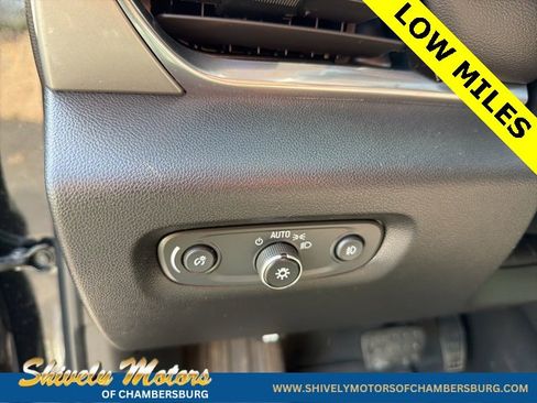 Used 2020 Chevrolet Traverse LT image 20