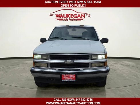 Used 1998 Chevrolet Tahoe 4WD image 2