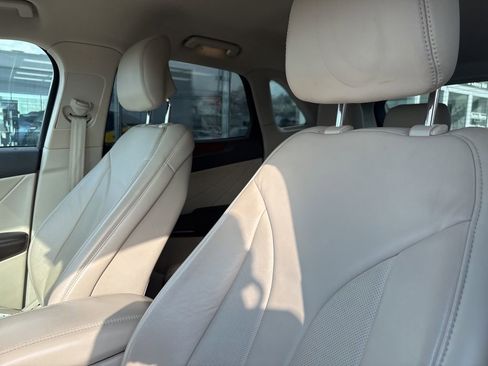 Used 2017 Lincoln MKC Select w/ Select Plus Package image 8