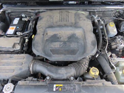 Used 2018 Jeep Wrangler Unlimited Sport S AWD/4WD image 10